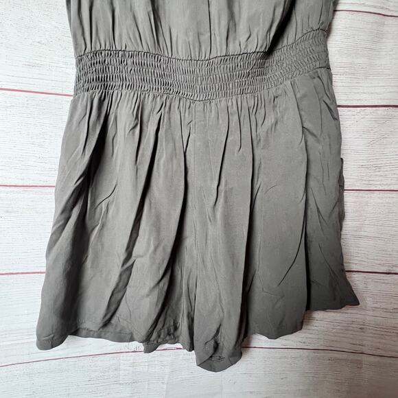 Forever 21 Women's Strapless Romper with Ruffle off Shoulder Strapless Sz M - Picture 3 of 6